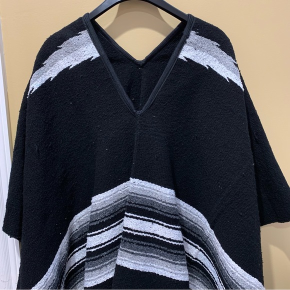 MOLINA PONCHO- Clint Eastwood Style MEASURES 78” X 48” UNFOLD - Picture 3 of 12